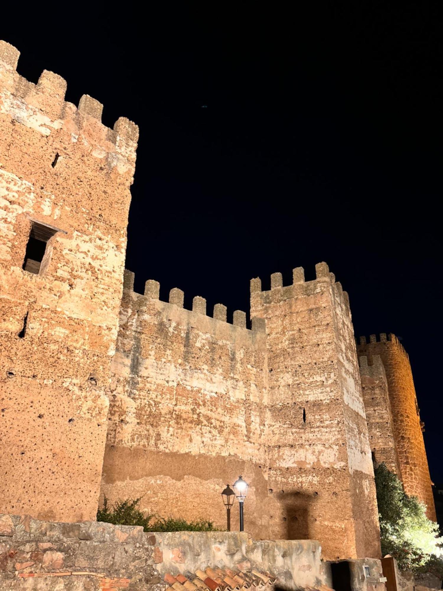 La casa del castillo Baños de la Encina Exterior foto